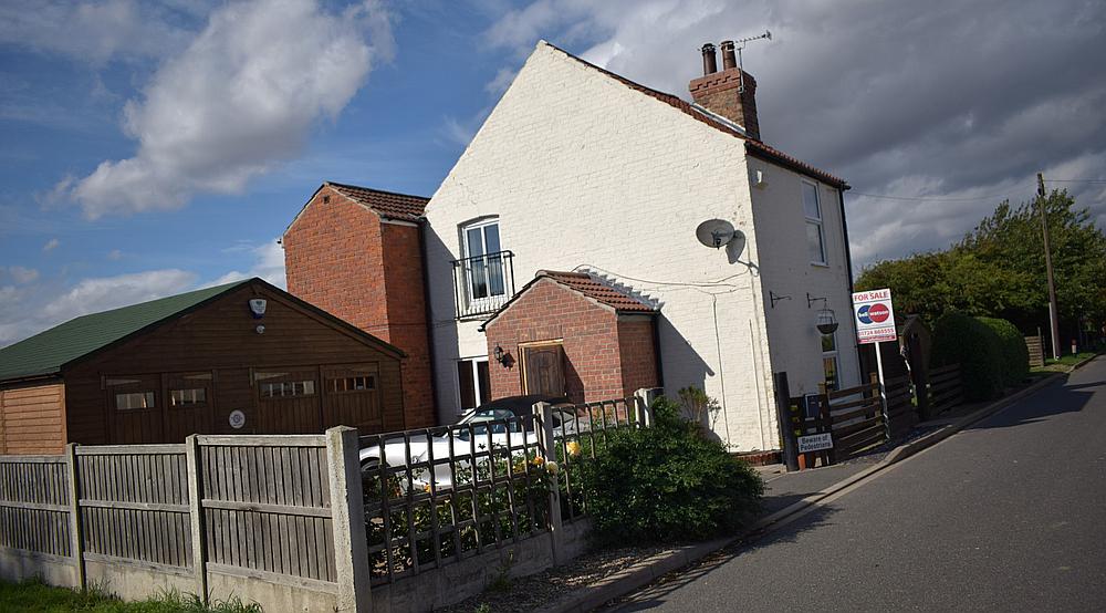 Property for Sale Luddington LINCOLNSHIRE Rural Scene