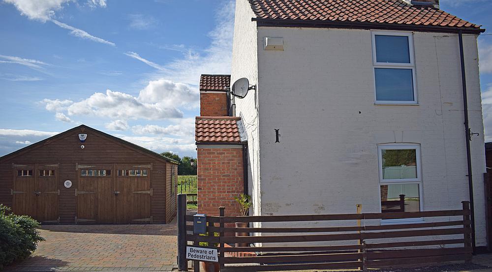 Property for Sale Luddington LINCOLNSHIRE Rural Scene