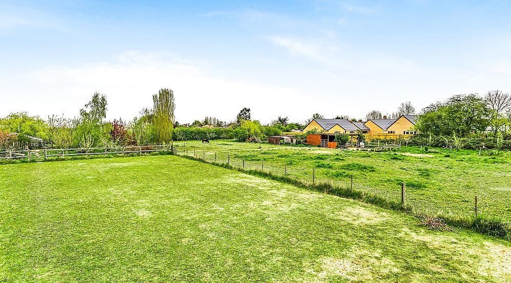 Property for Sale Manea CAMBRIDGESHIRE Rural Scene