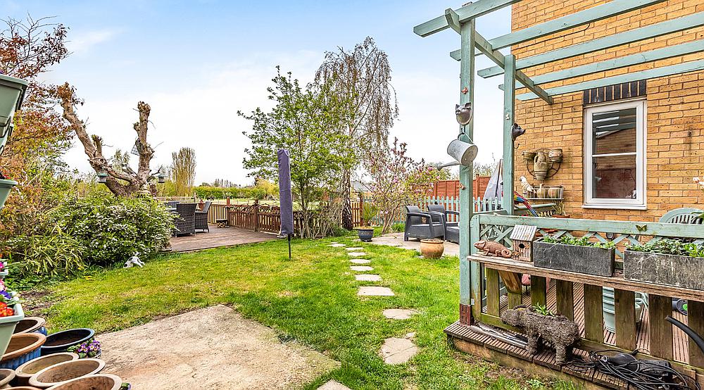 Property for Sale Manea CAMBRIDGESHIRE Rural Scene