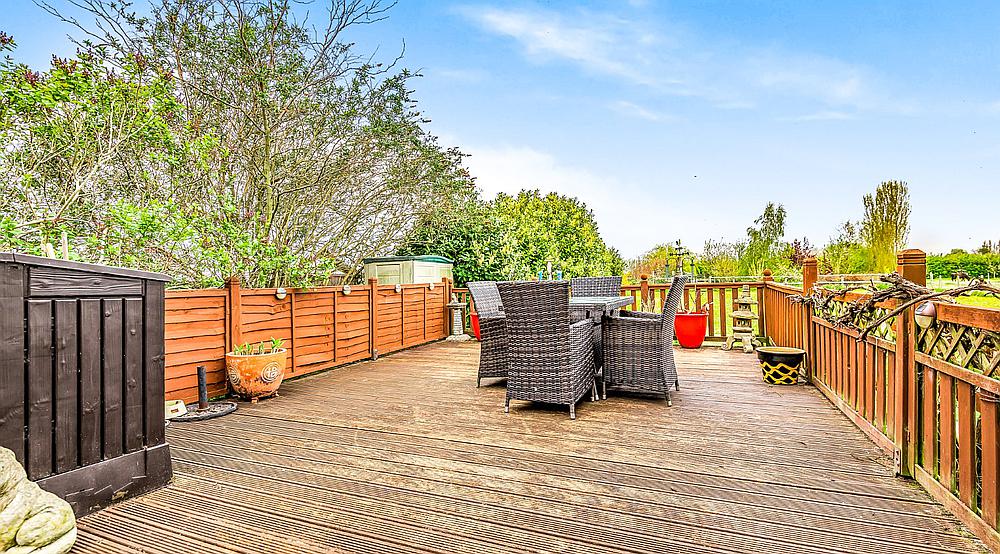 Property for Sale Manea CAMBRIDGESHIRE Rural Scene