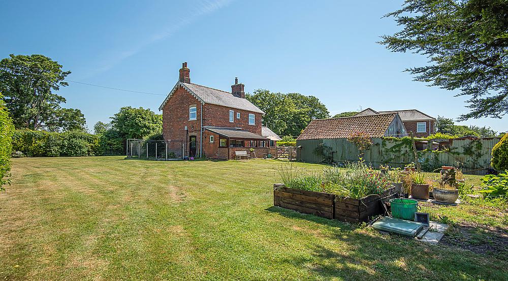 Property for Sale Maltby Le Marsh LINCOLNSHIRE Rural Scene