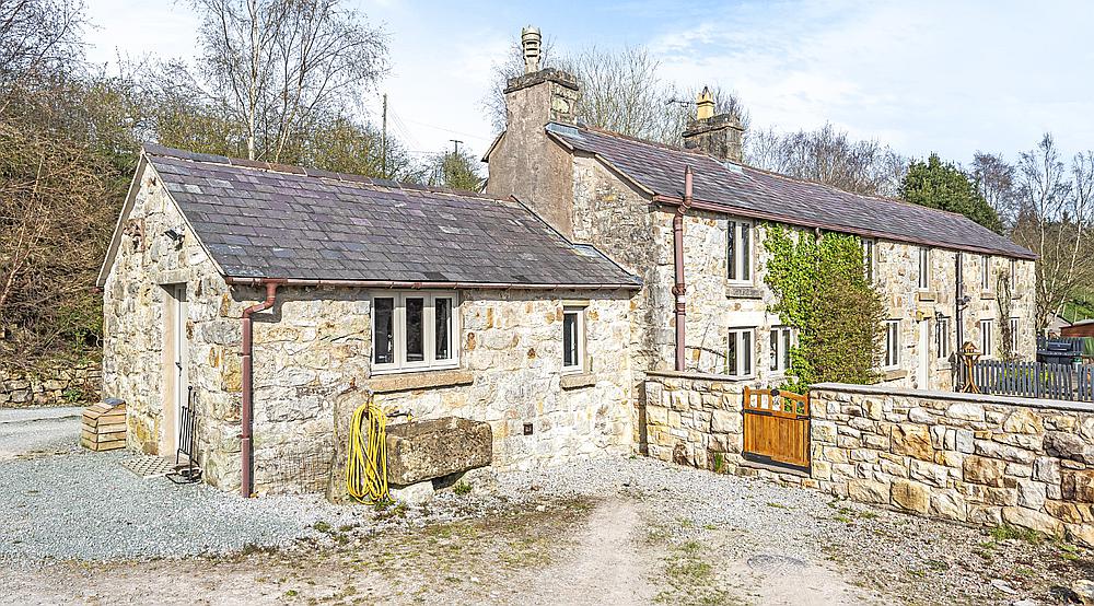 Property for Sale Bwlchgwyn FLINTSHIRE Rural Scene