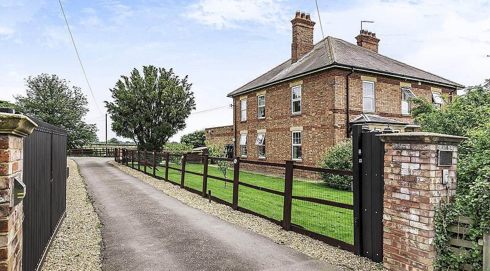 Property for Sale Huntingdon CAMBRIDGESHIRE Rural Scene