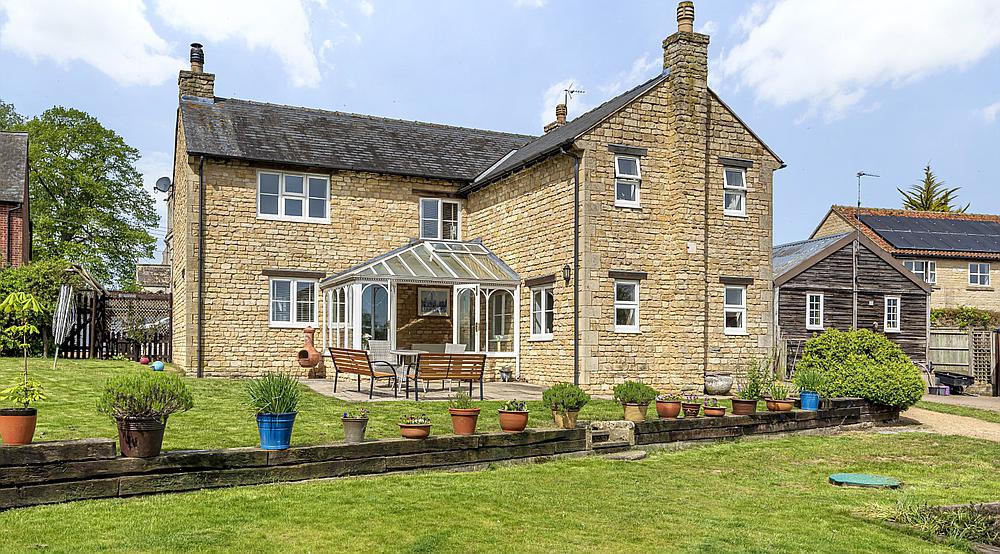 Property for Sale Grantham LINCOLNSHIRE Rural Scene