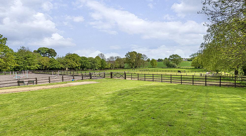 Property for Sale Grantham LINCOLNSHIRE Rural Scene