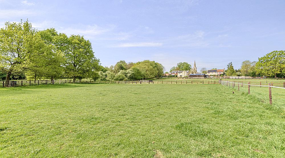 Property for Sale Grantham LINCOLNSHIRE Rural Scene