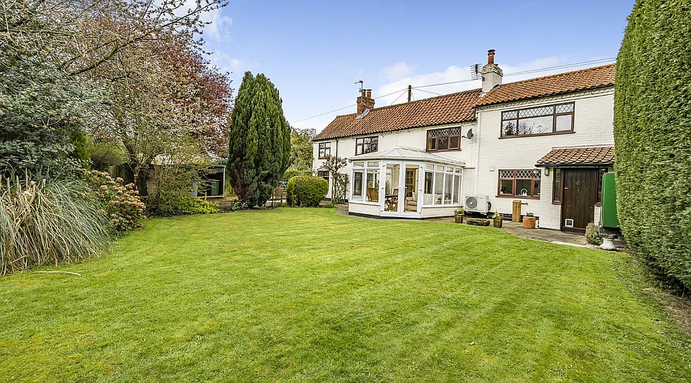 Property for Sale North Muskham NOTTINGHAMSHIRE Rural Scene