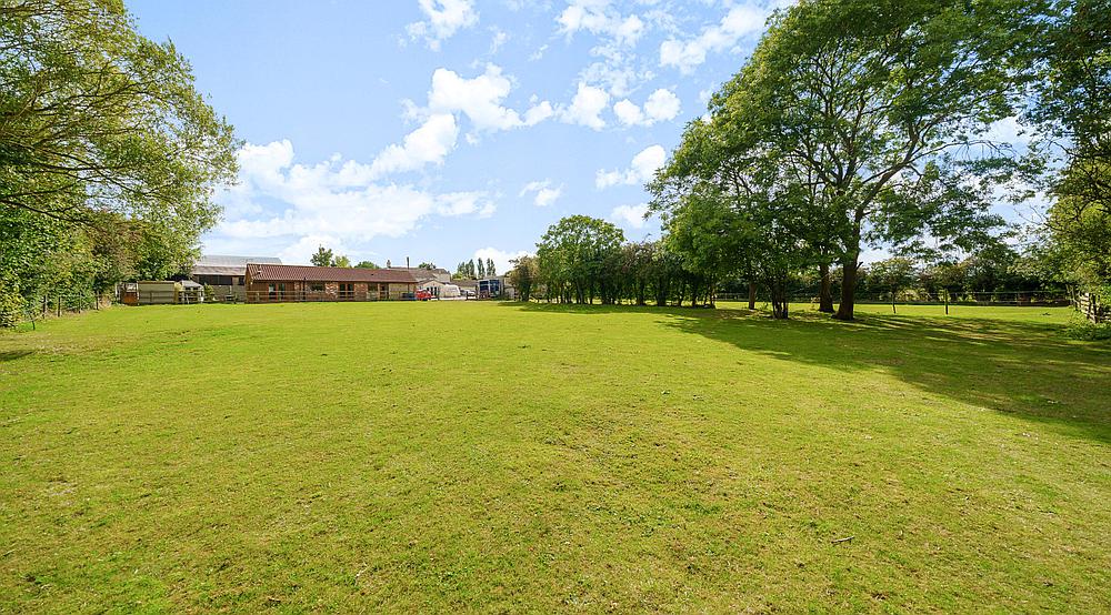 Property for Sale Waddingham LINCOLNSHIRE Rural Scene