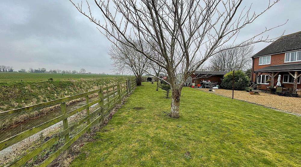 Property for Sale Holbeach Drove LINCOLNSHIRE Rural Scene