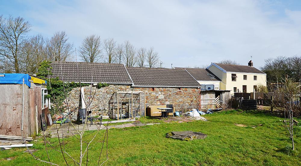 Property for Sale Pinged CARMARTHENSHIRE Rural Scene