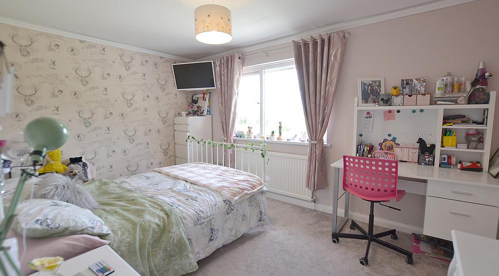 Property for Sale Bettws BRIDGEND Rural Scene