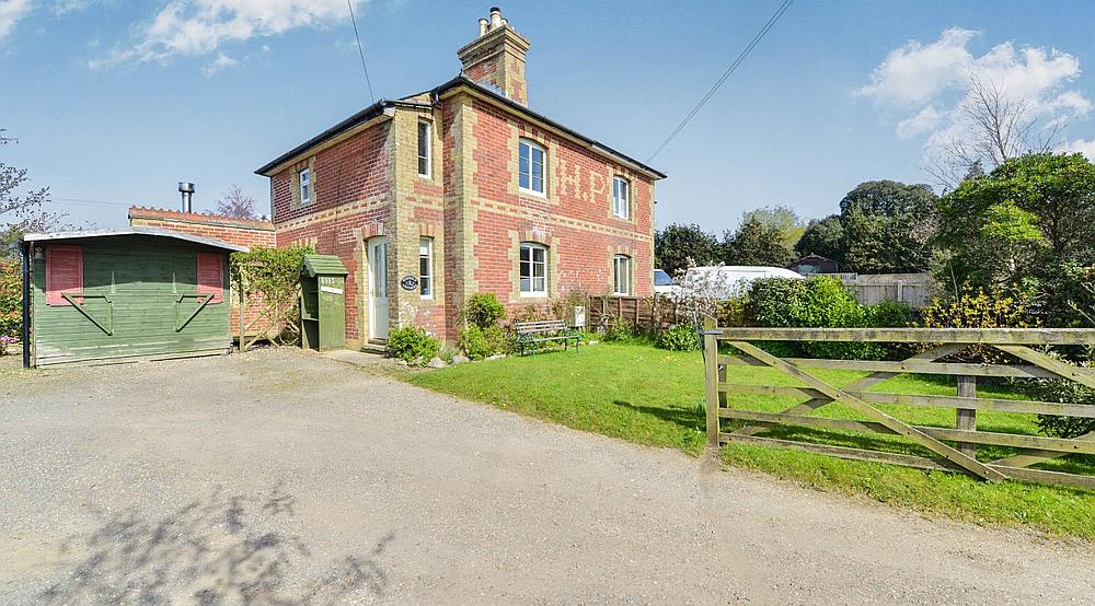 Property for Sale Binfield ISLE OF WIGHT Rural Scene